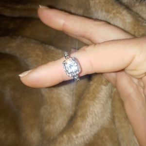 New Stunning Engagement Ring